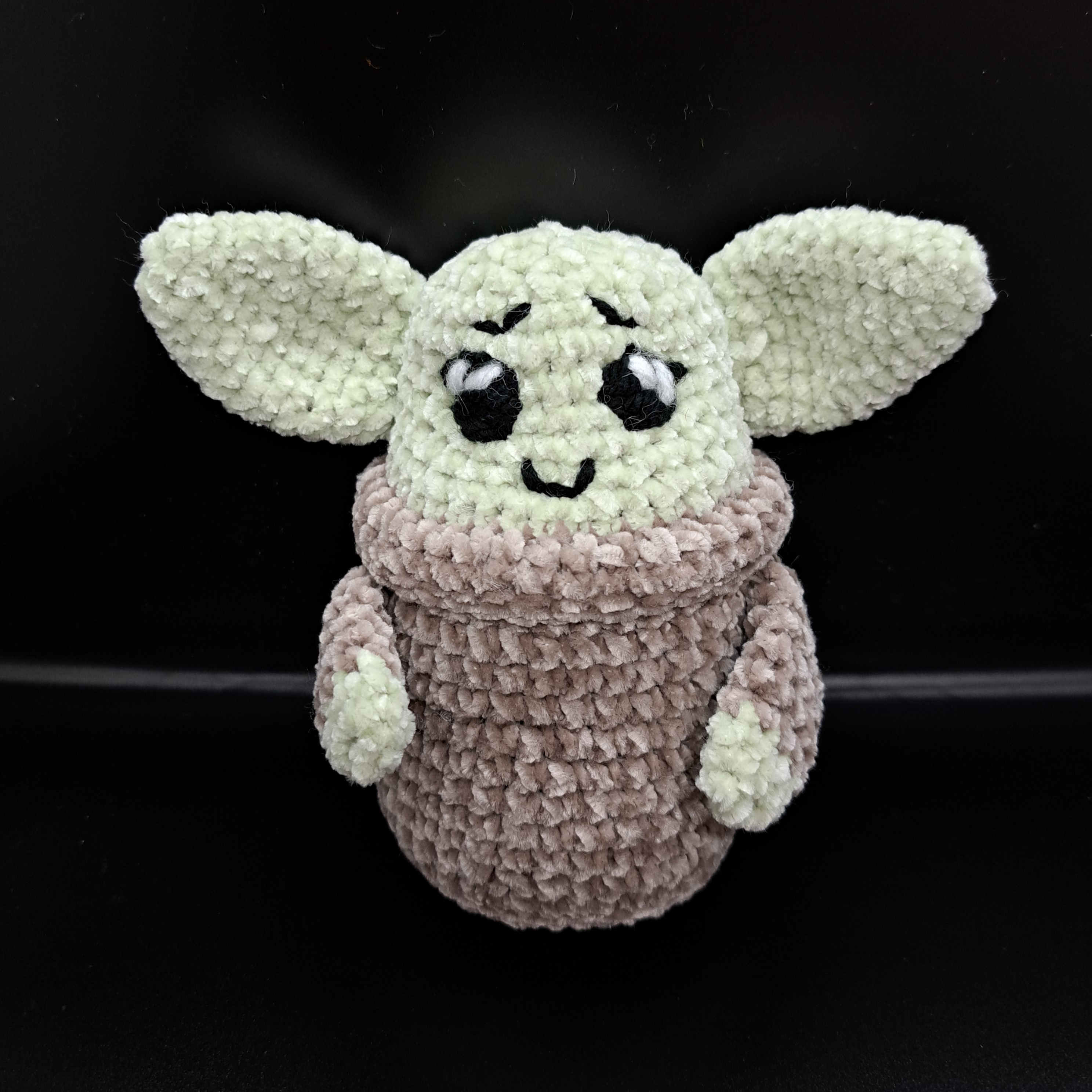 Baby Yoda crochet pattern